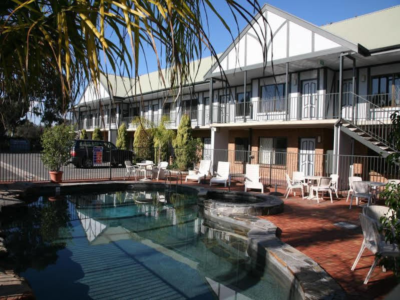 Ibis Styles Adelaide Manor Motel Bagian luar foto